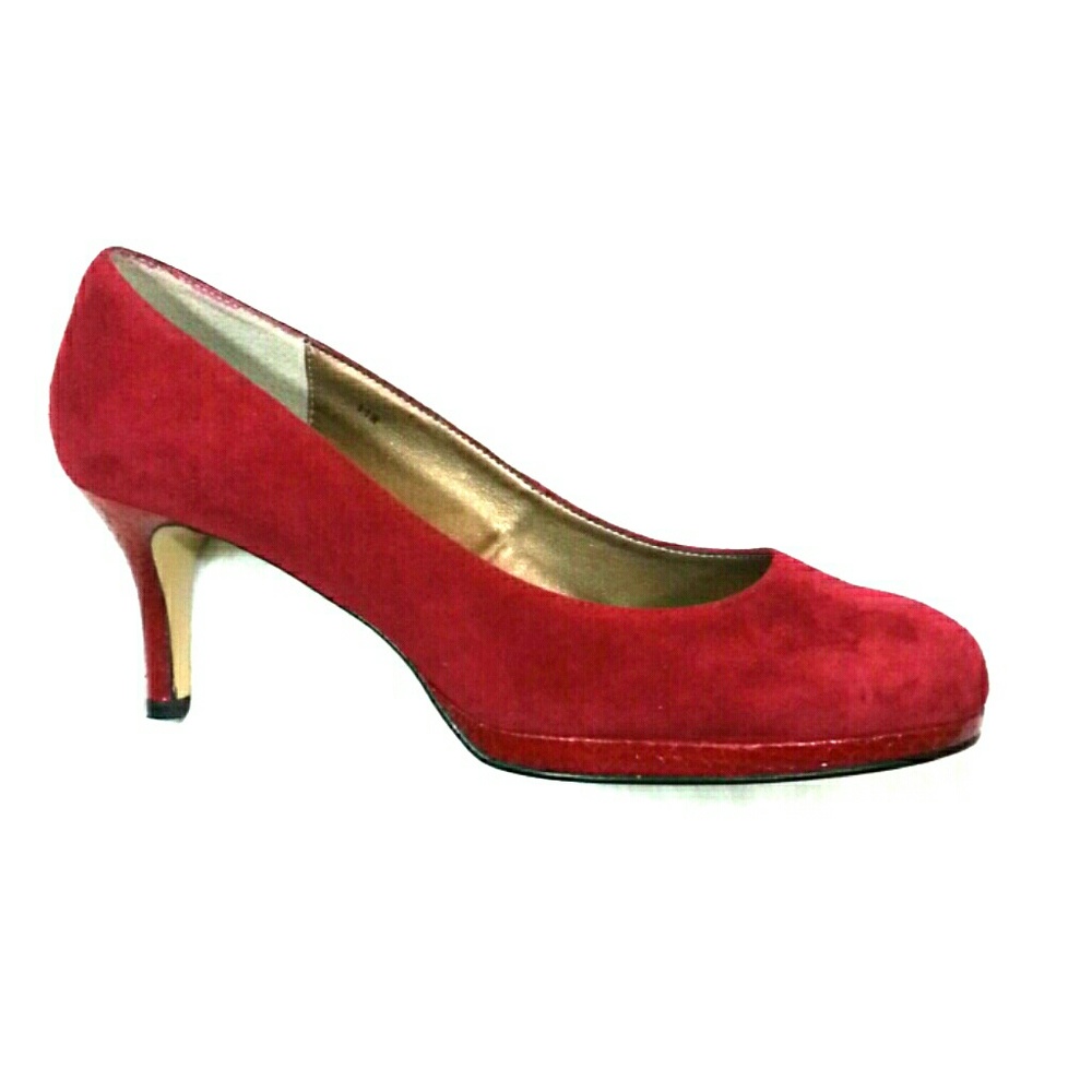 Audrey Brooke Suede Pumps. NIB