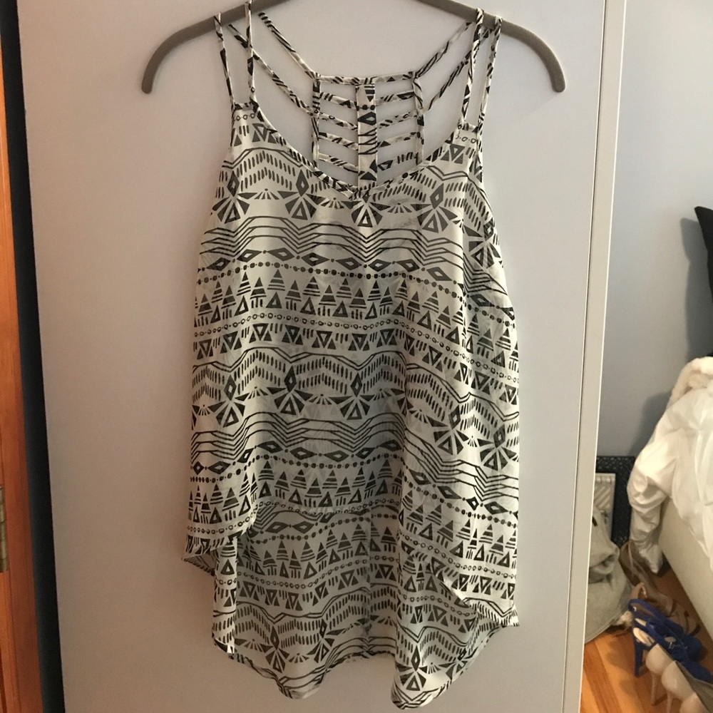 Forever 21 Black & White High-Low Top