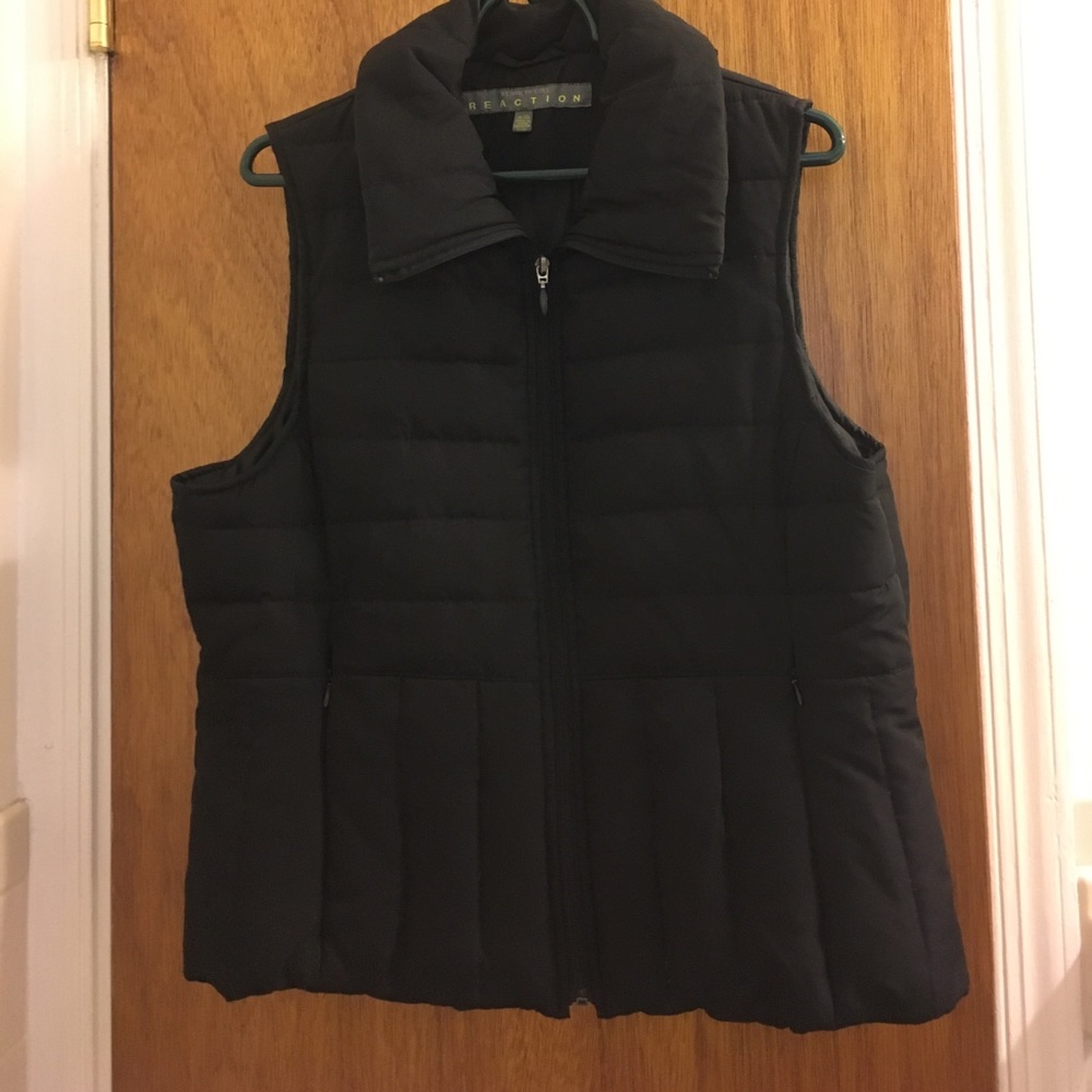 Black puffy Vest