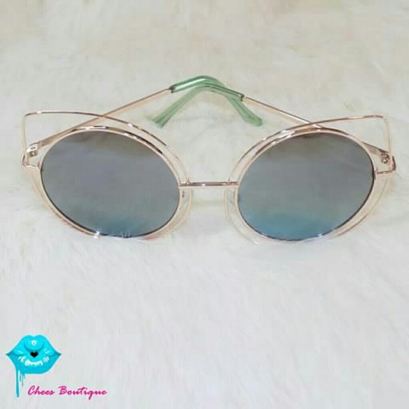 Accessories - 😎NWT Trendy Circle Cateye Frame Sunglasses