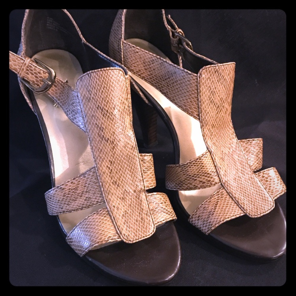 Worthington Sexy Tan Snake Skin High Heels