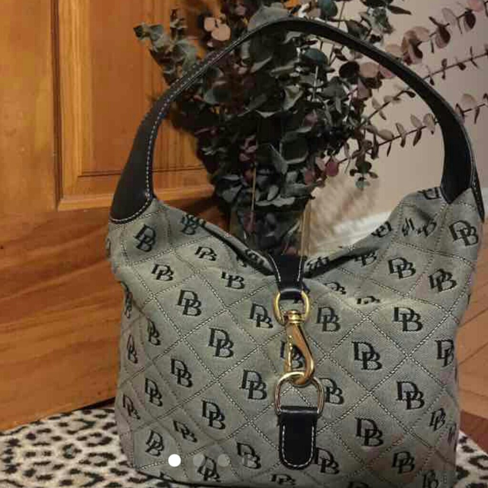 SOLD!!! Authentic Dooney & bourke bag/purse
