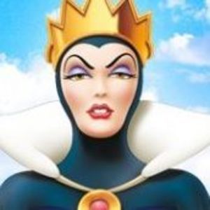 Meet your Posher, Elaine