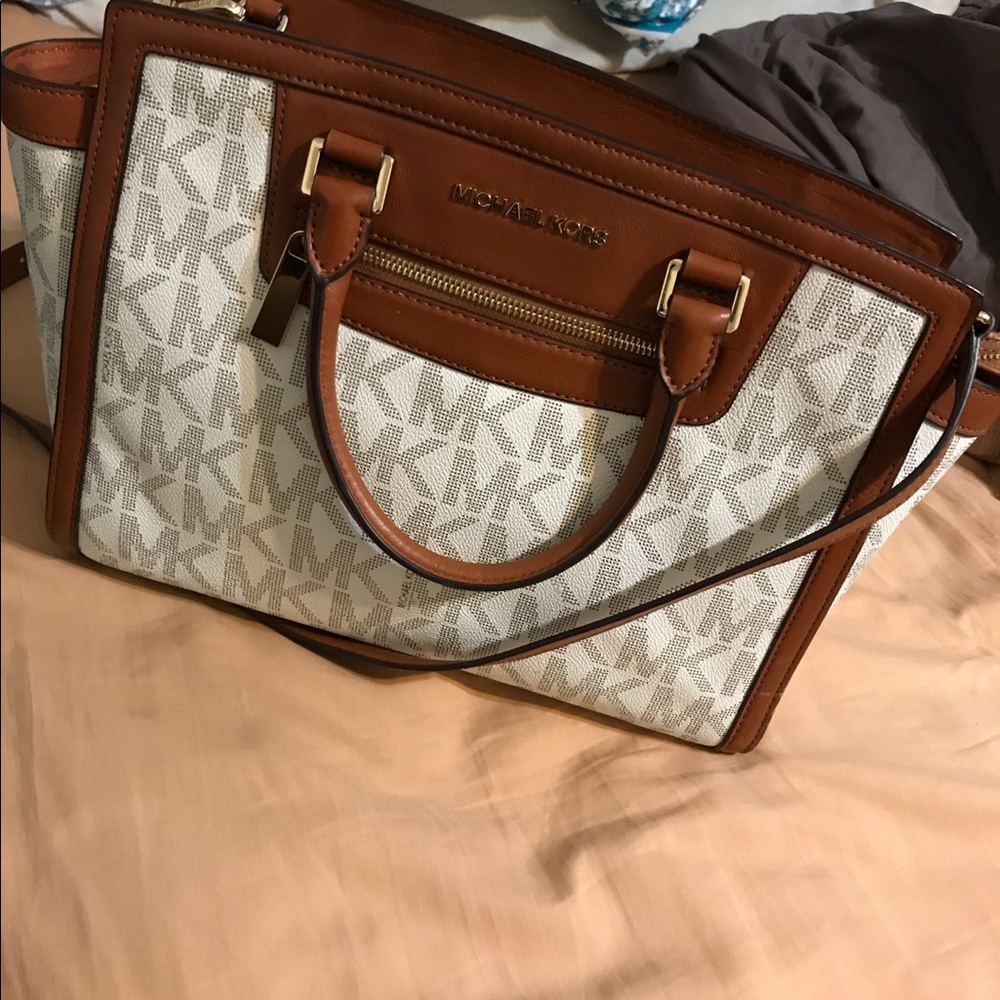 Michael Kors hand bag