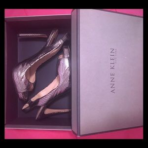 Silver Leather Pumps