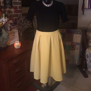 Medium LuLaRoe Madison Skirt (Yellow Polka Dot)
