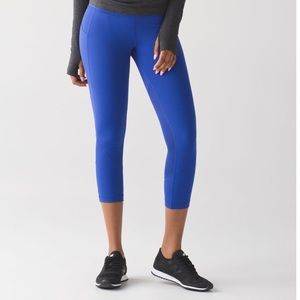 Lulu🍋 Pace Rival Crop "Sapphire blue"