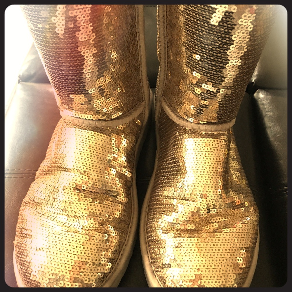 Gold Uggs in excellent condition!