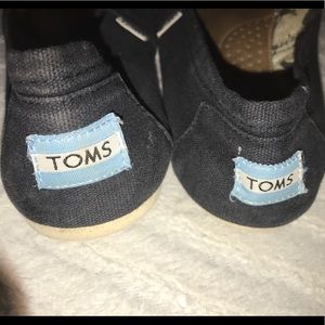 Toms