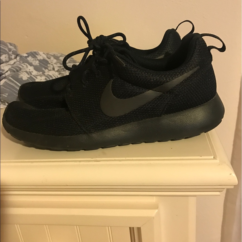 Women's Nike Roshe 10.5.