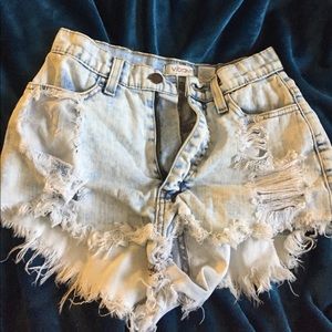 Acid washed high wasted jean shorts!