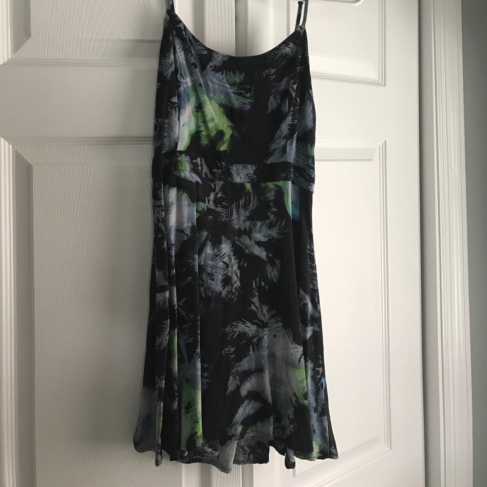 Spaghetti strap tropical print dress!!✨