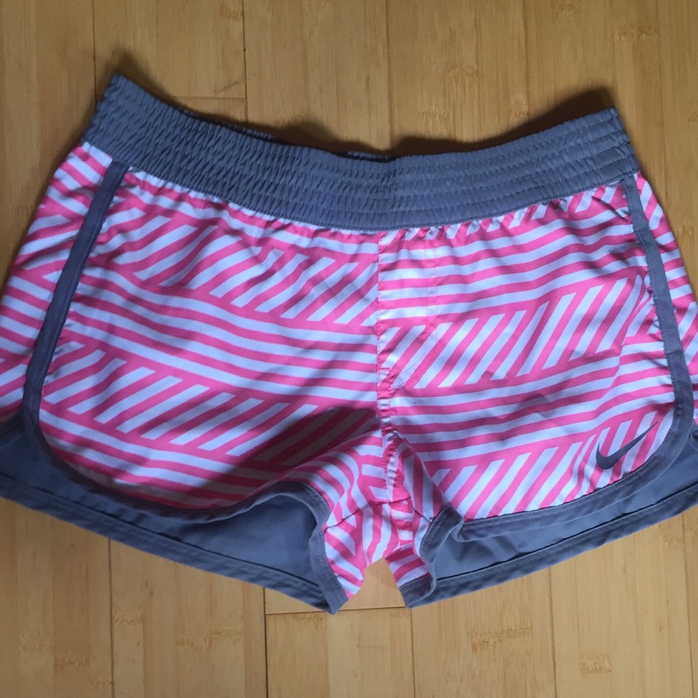 NWOT Nike women's running short reversible