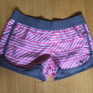 NWOT Nike women's running short reversible