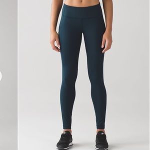 Lululemon Speed Tight V (Brushed)
Nocturnal Teal