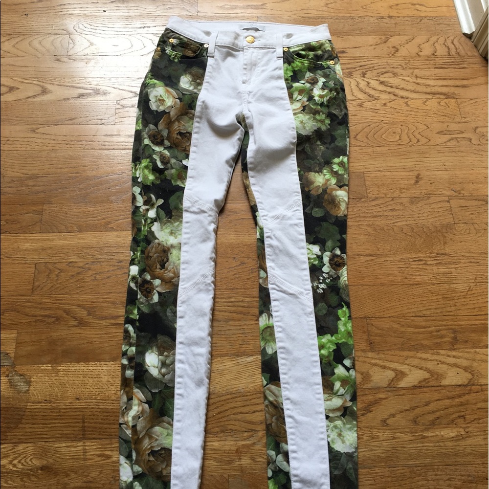 7 for all mankind jeans. Very unique!