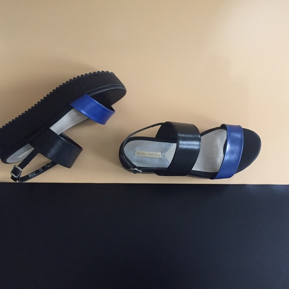 Black Flatform Sandals - Picture 3 of 4