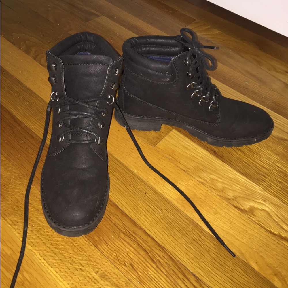 Black timberland work boots