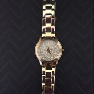 🌟SALE🌟DKNY NY8717 Crystal Filled Gold Watch