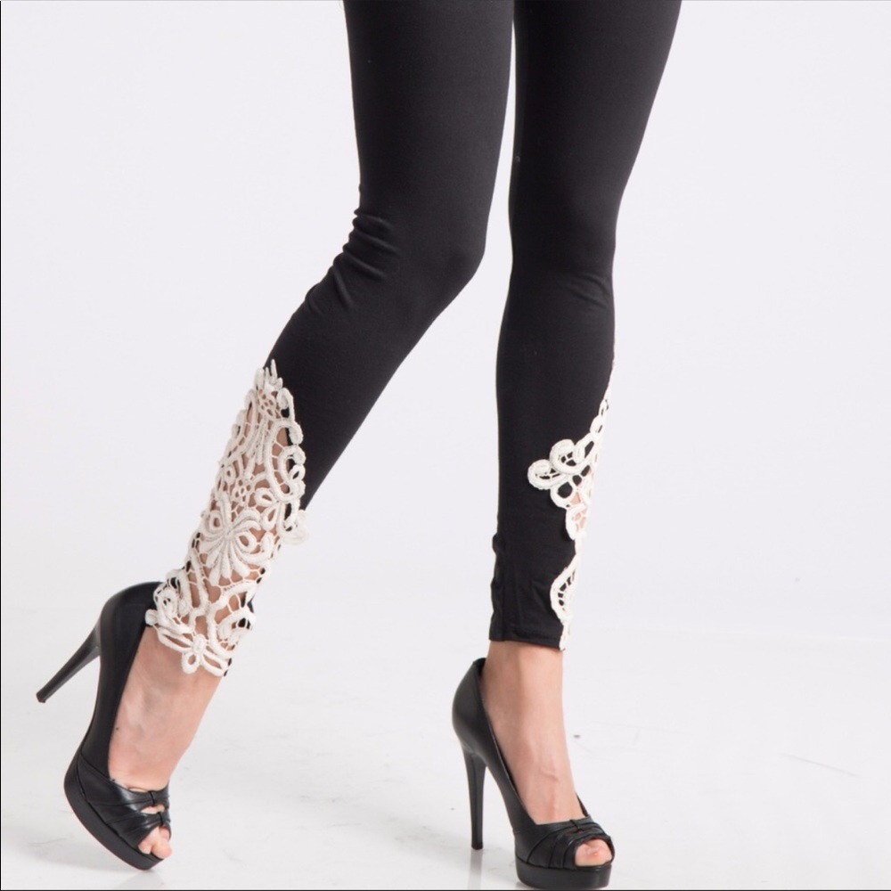 Leggings with Crochet Accents - Picture 2 of 4