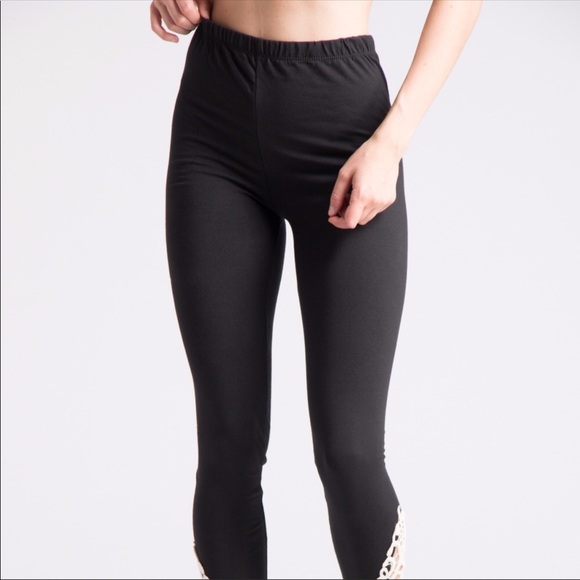 Leggings with Crochet Accents - Picture 4 of 4