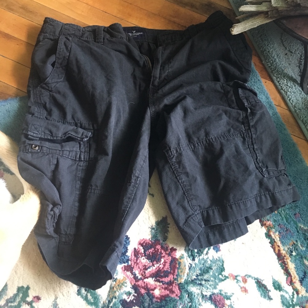 American Eagle cargo shorts