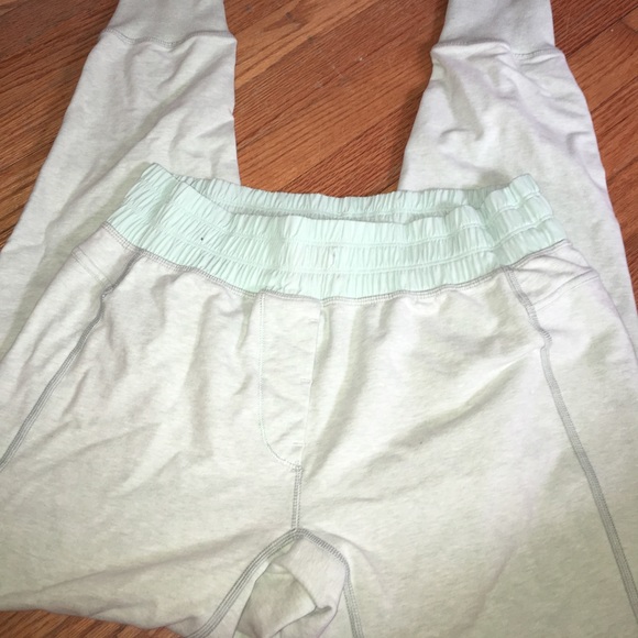 LuLuLemon Joggers - Picture 2 of 6