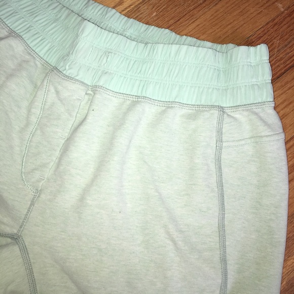 LuLuLemon Joggers - Picture 3 of 6