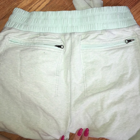 LuLuLemon Joggers - Picture 4 of 6