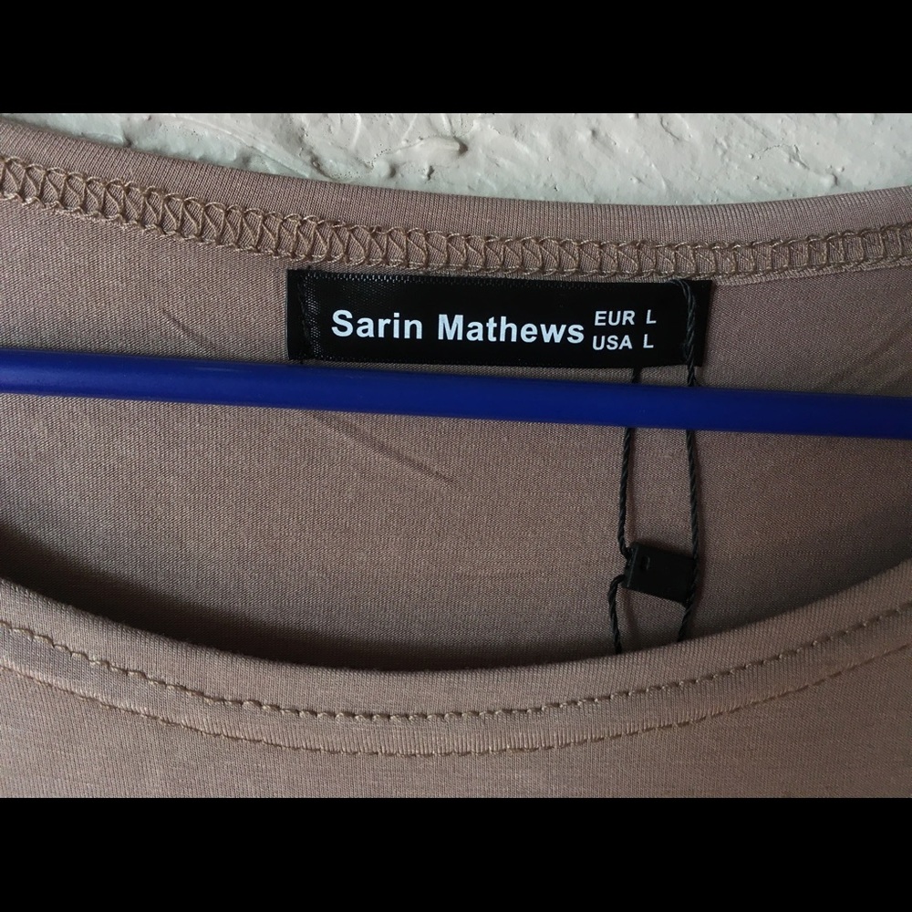 Sarin Matthews Tee - Picture 3 of 3