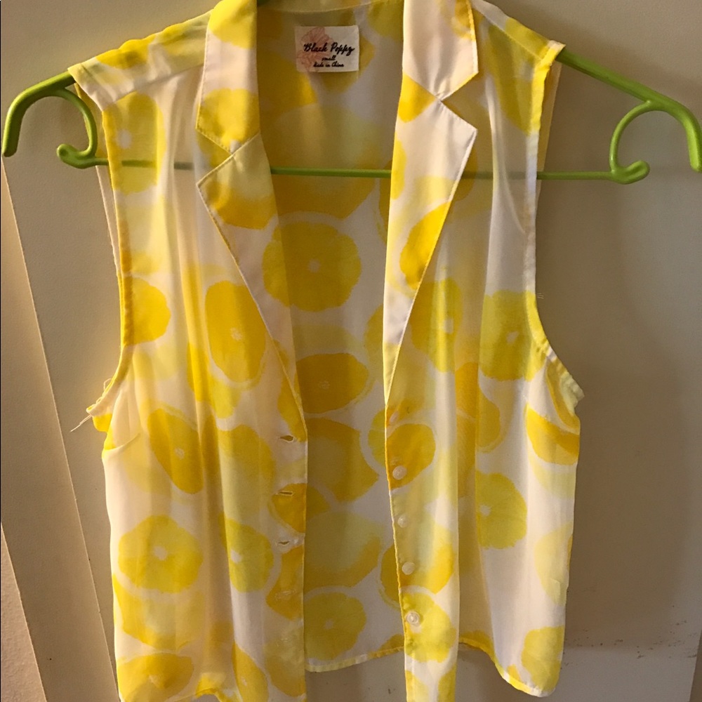 Women top sleeveless