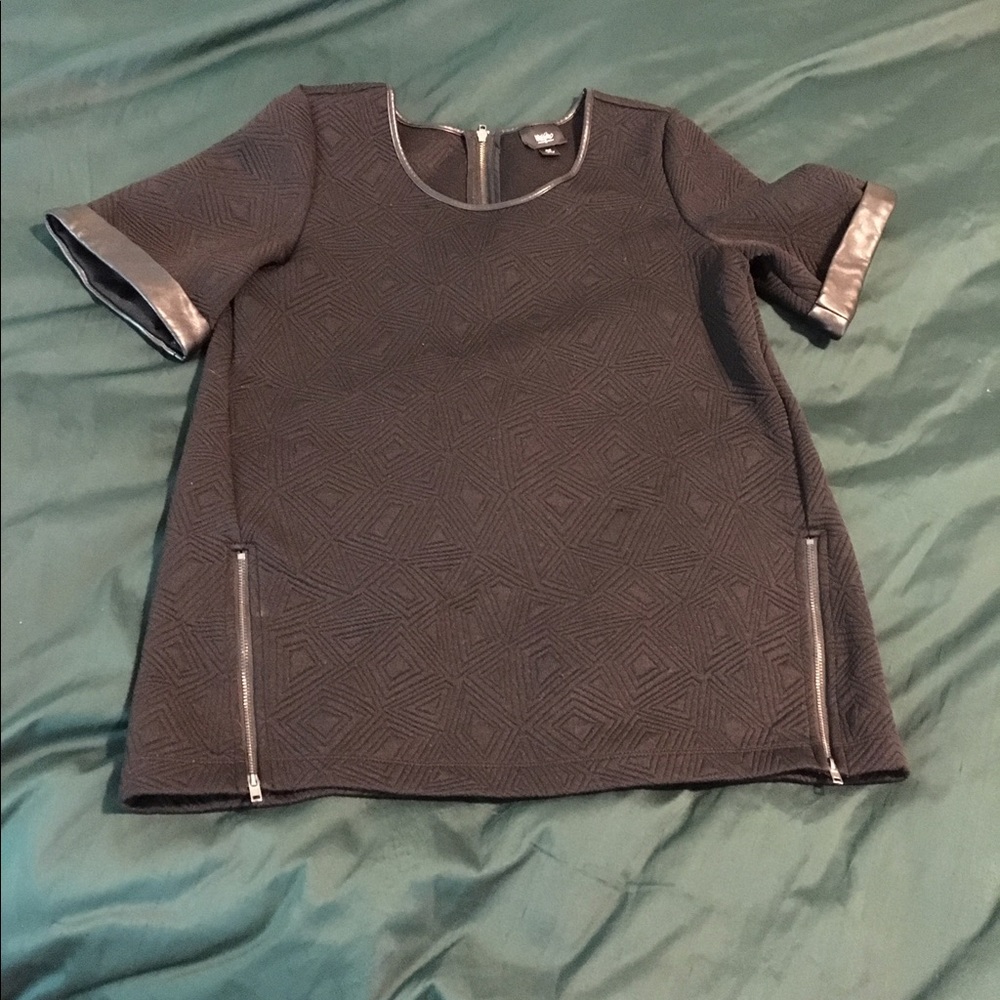 Mossimo black quilted a-line top with side zippers