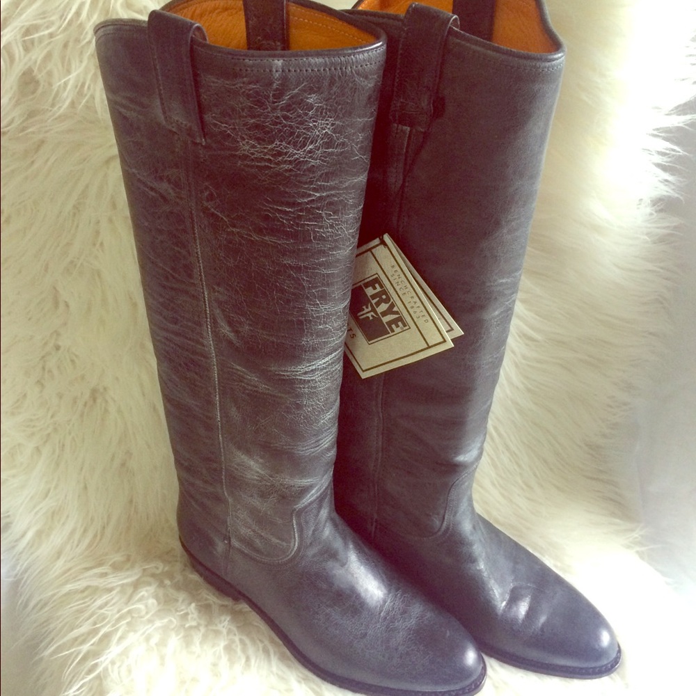 NWOB Size 9 Frye boots