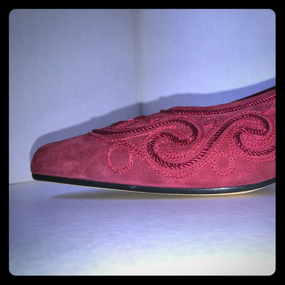 Paloma Red Pumps 7B Italy NWOT
