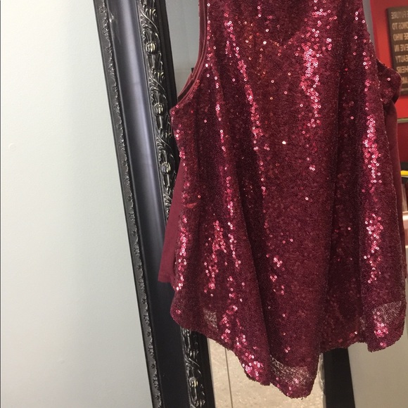 Top - Picture 2 of 2