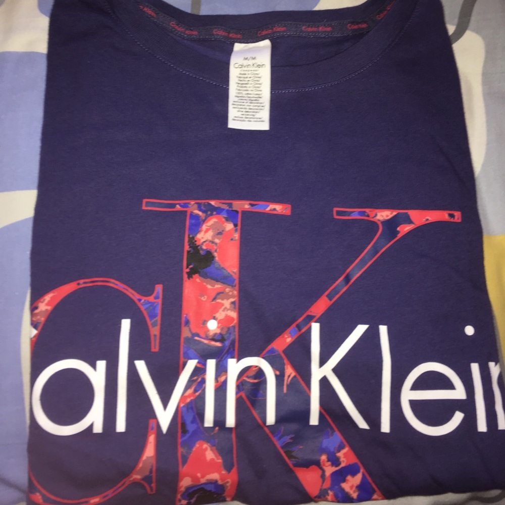 brand new calvin klein tshirts (3) bundle
