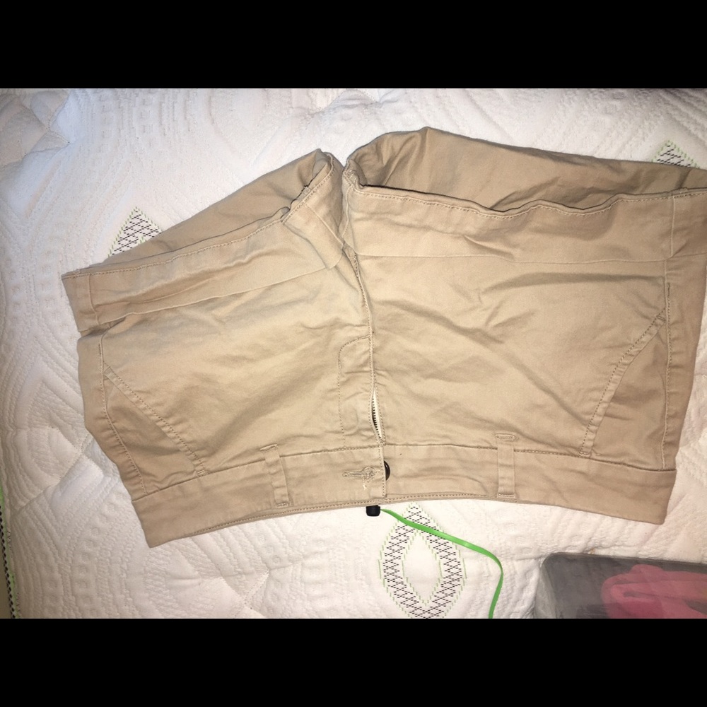 American Eagle khaki shorts