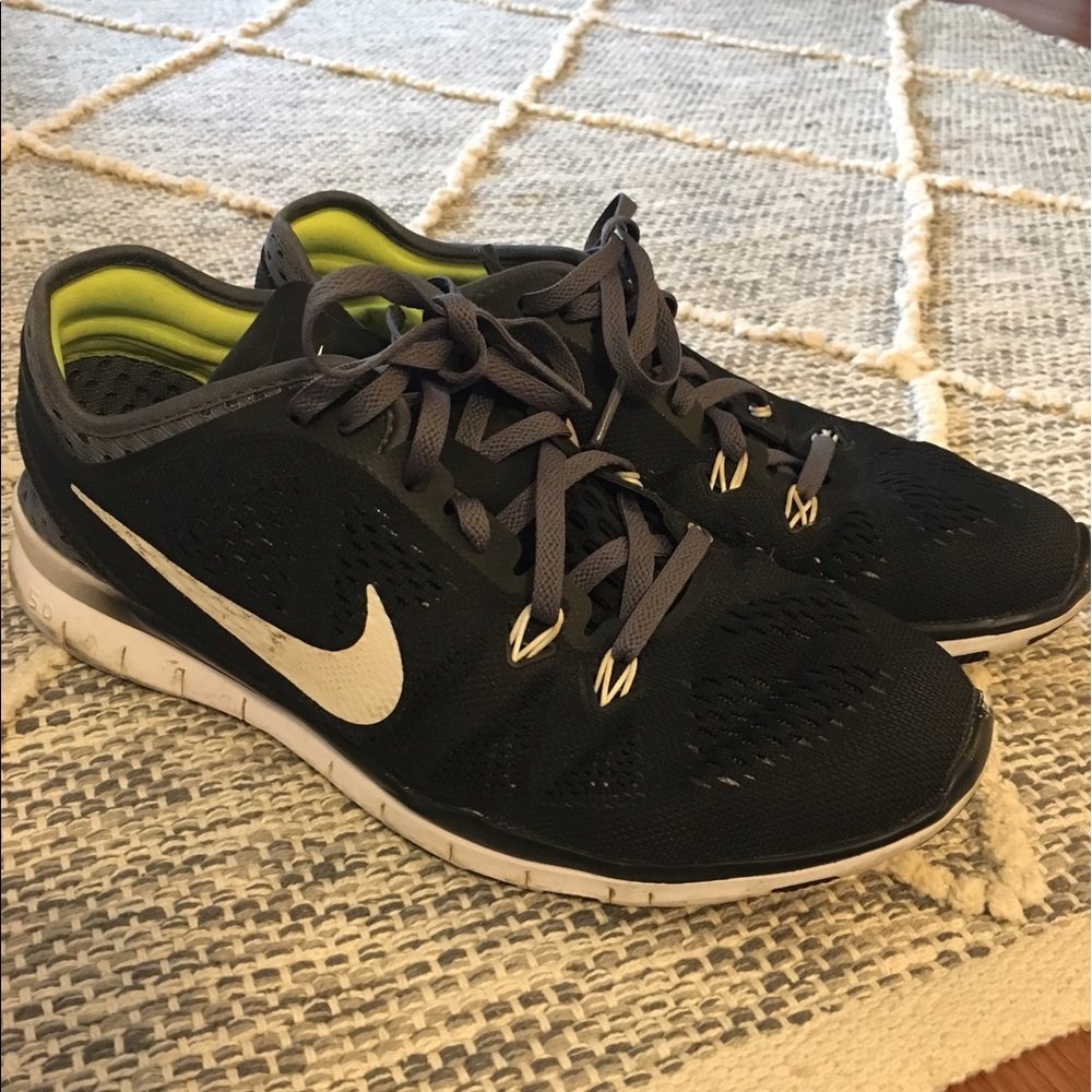 Nike Free Train sneakers