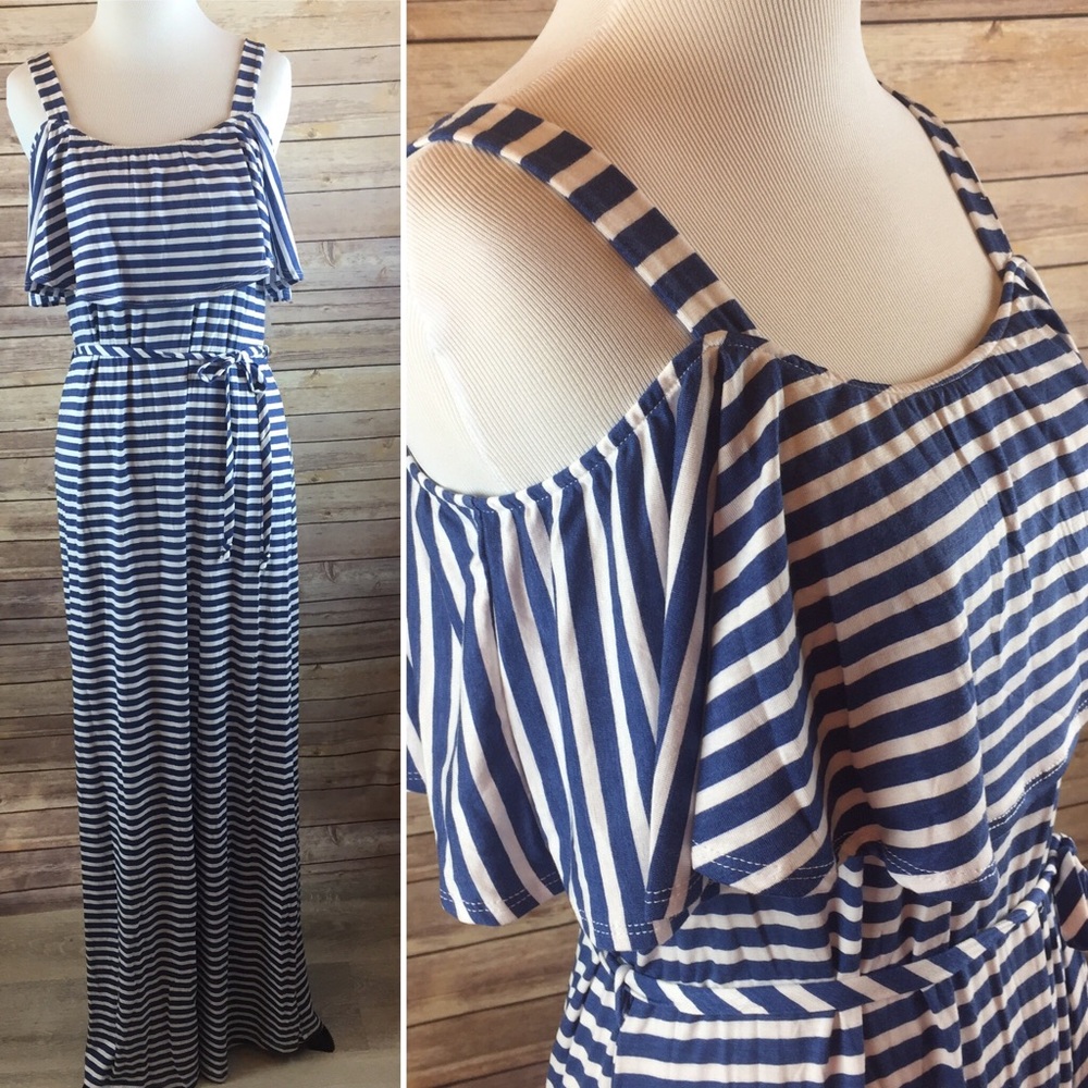 Last 1!!! LARGE Striped cold shoulder Maxi dress - Picture 3 of 3