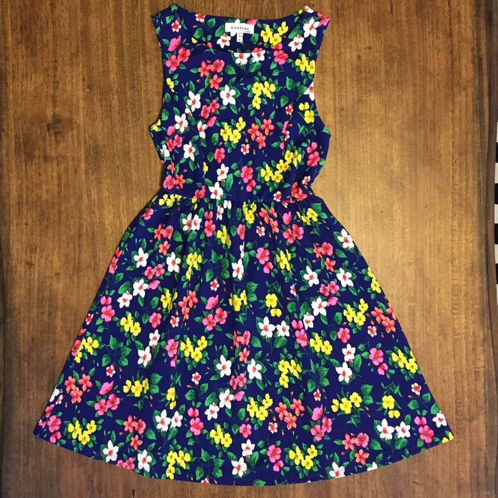 Keyhole-back floral summer dress