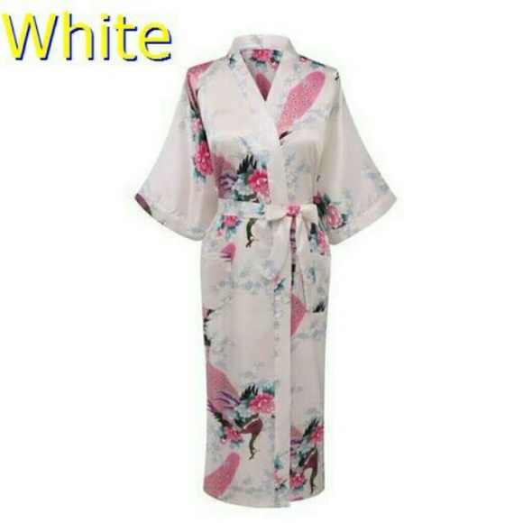 LAST ONE White kimono robe - Picture 2 of 4