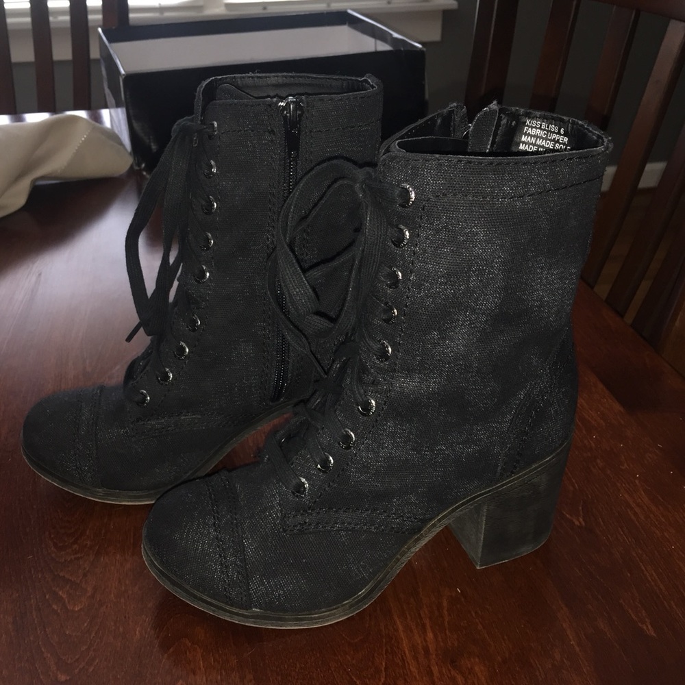 Lace boots