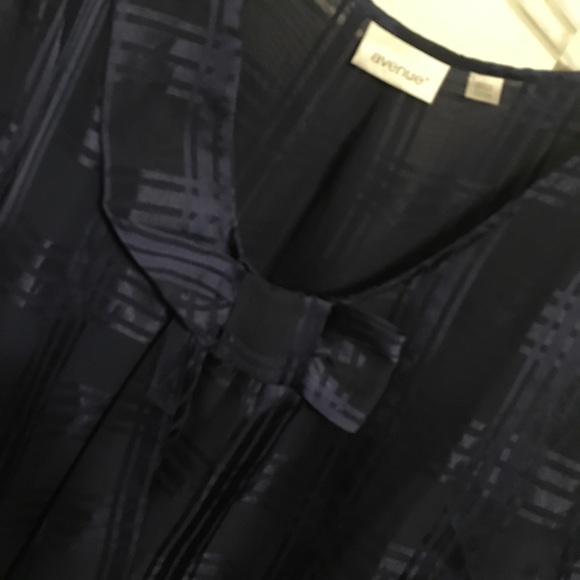 Avenue Blouse - Picture 3 of 7