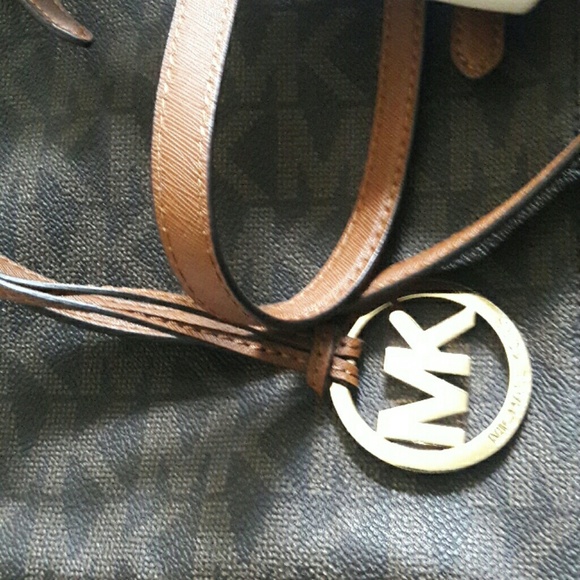 Authentic Michael Kors Bag - Like New ! - Picture 4 of 5