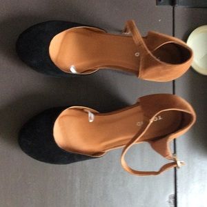 NEVER BEEN WORN Wedges Black and Tan