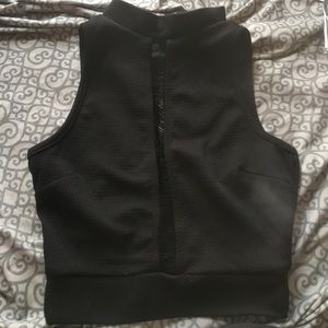 Crop top for the hot weather, gotta be in style !