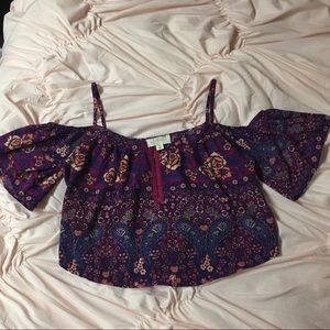 Off-the-shoulder top