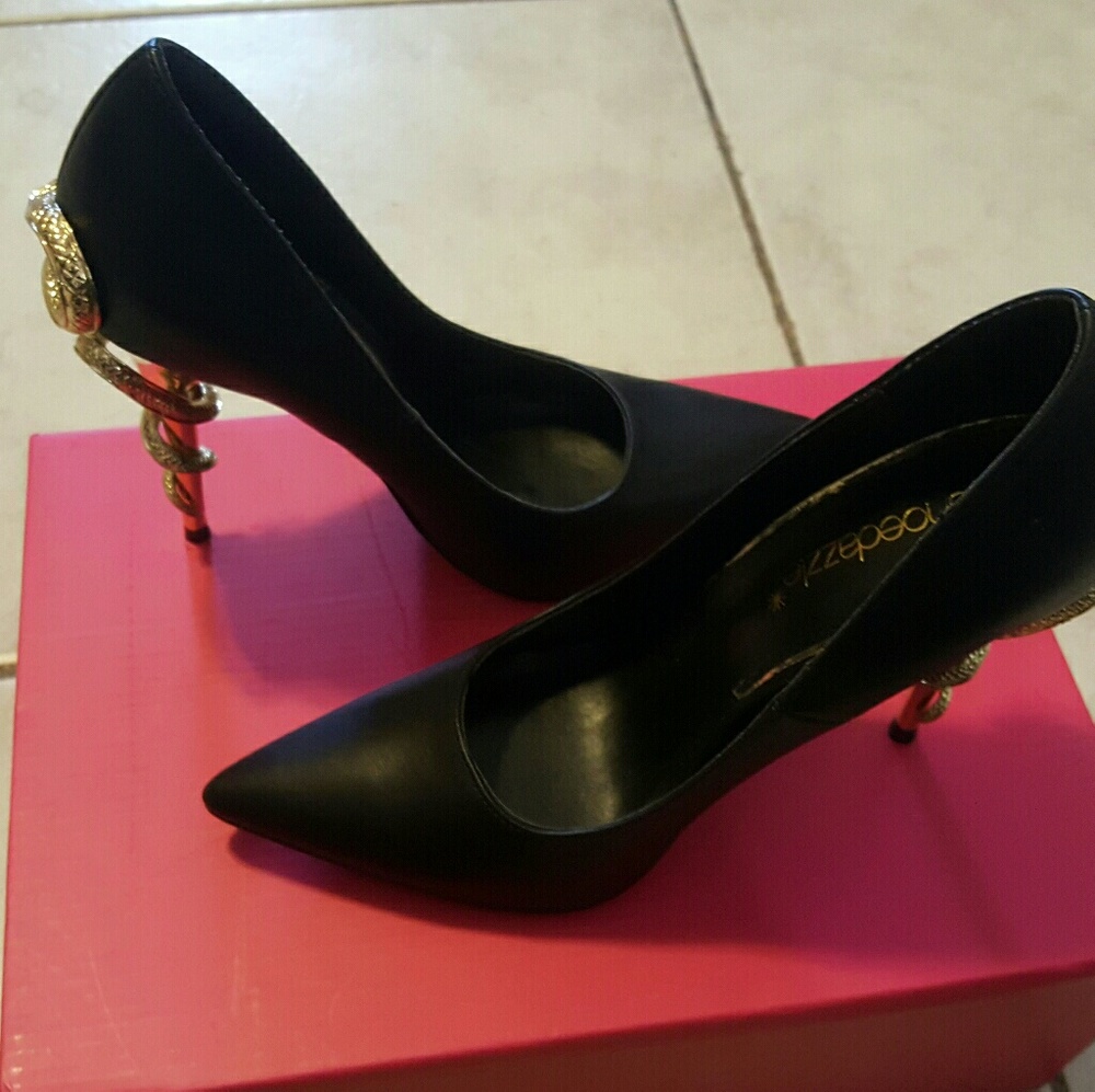 Black High Heels Size 6