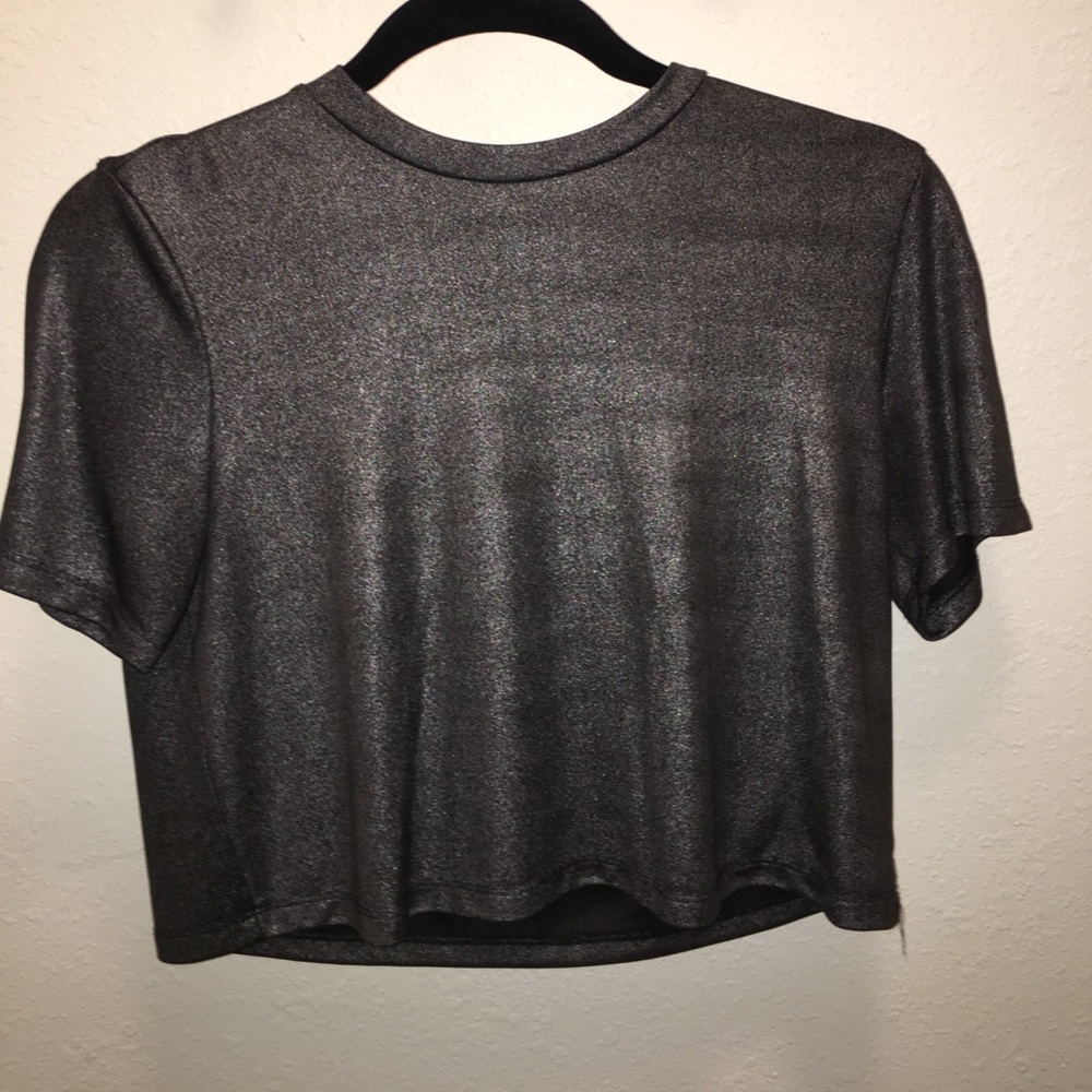 Sliver short sleeve crop top- medium