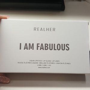 REALHER  Deep Red Lip Set